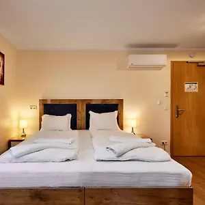 3* Отель Isha