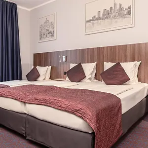 3* Отель Ramada By Wyndham Frankfurt Station